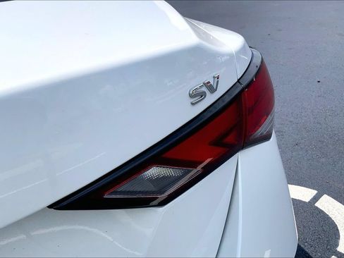 Used 2024 Nissan Sentra SV FWD image 4