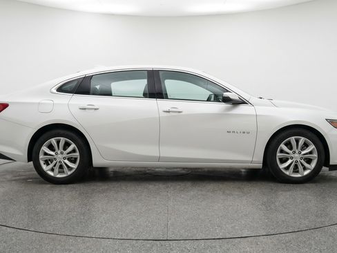 Used 2024 Chevrolet Malibu LT FWD image 11