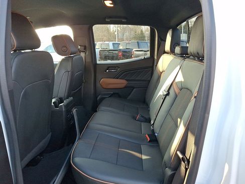 Used 2024 GMC Canyon AT4 image 20