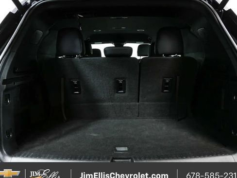 Certified 2025 Chevrolet Traverse LT FWD image 25