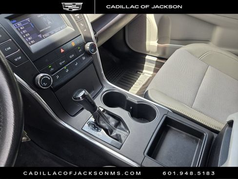 Used 2017 Toyota Camry SE FWD image 14