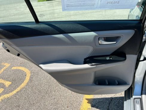 Used 2017 Toyota Camry XLE FWD image 28