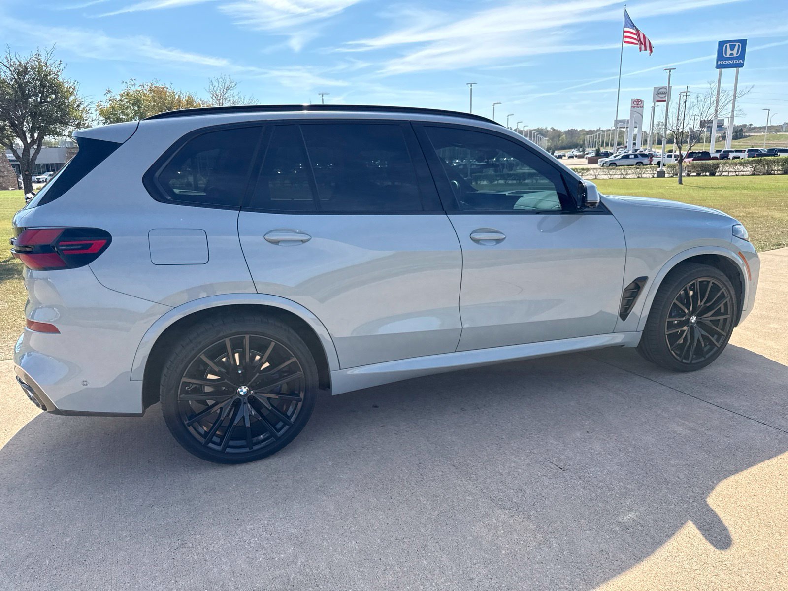 Used 2025 BMW X5 xDrive40i w/ Executive Package AWD/4WD image 7