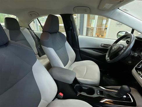 Used 2022 Toyota Corolla LE FWD image 29