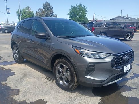 Used 2025 Ford Escape ST-Line AWD/4WD image 4