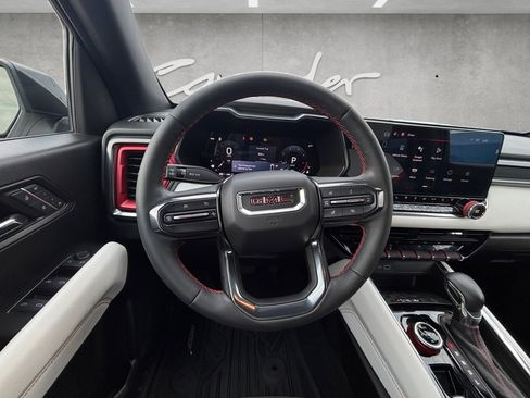 Used 2024 GMC Canyon AT4X image 21