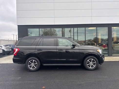 Used 2019 Ford Expedition XLT AWD/4WD image 2