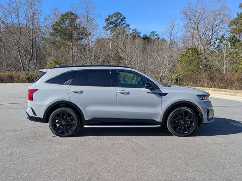 Used 2023 Kia Sorento SX image 4