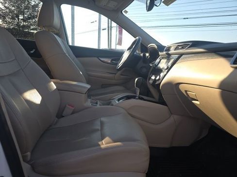Certified 2016 Nissan Rogue SL w/ SL Premium Package AWD/4WD image 13