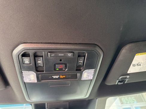 Used 2025 Toyota Tundra Limited image 32