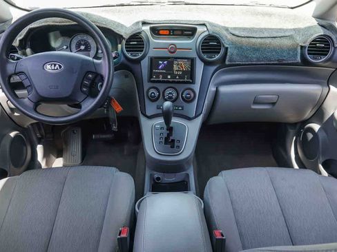 Used 2007 Kia Rondo LX image 11