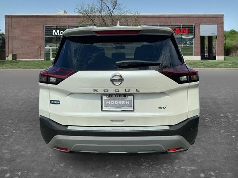 Used 2021 Nissan Rogue SV FWD image 3