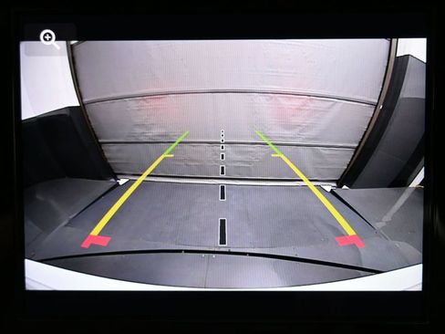 Used 2025 Jeep Grand Cherokee Altitude RWD image 12