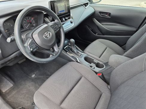 Certified 2025 Toyota Corolla LE FWD image 9