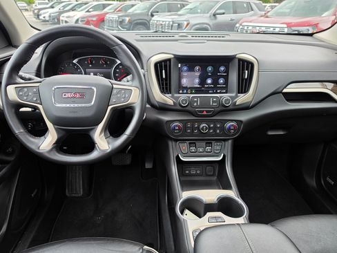 Used 2020 GMC Terrain Denali w/ Denali Premium Package FWD image 9
