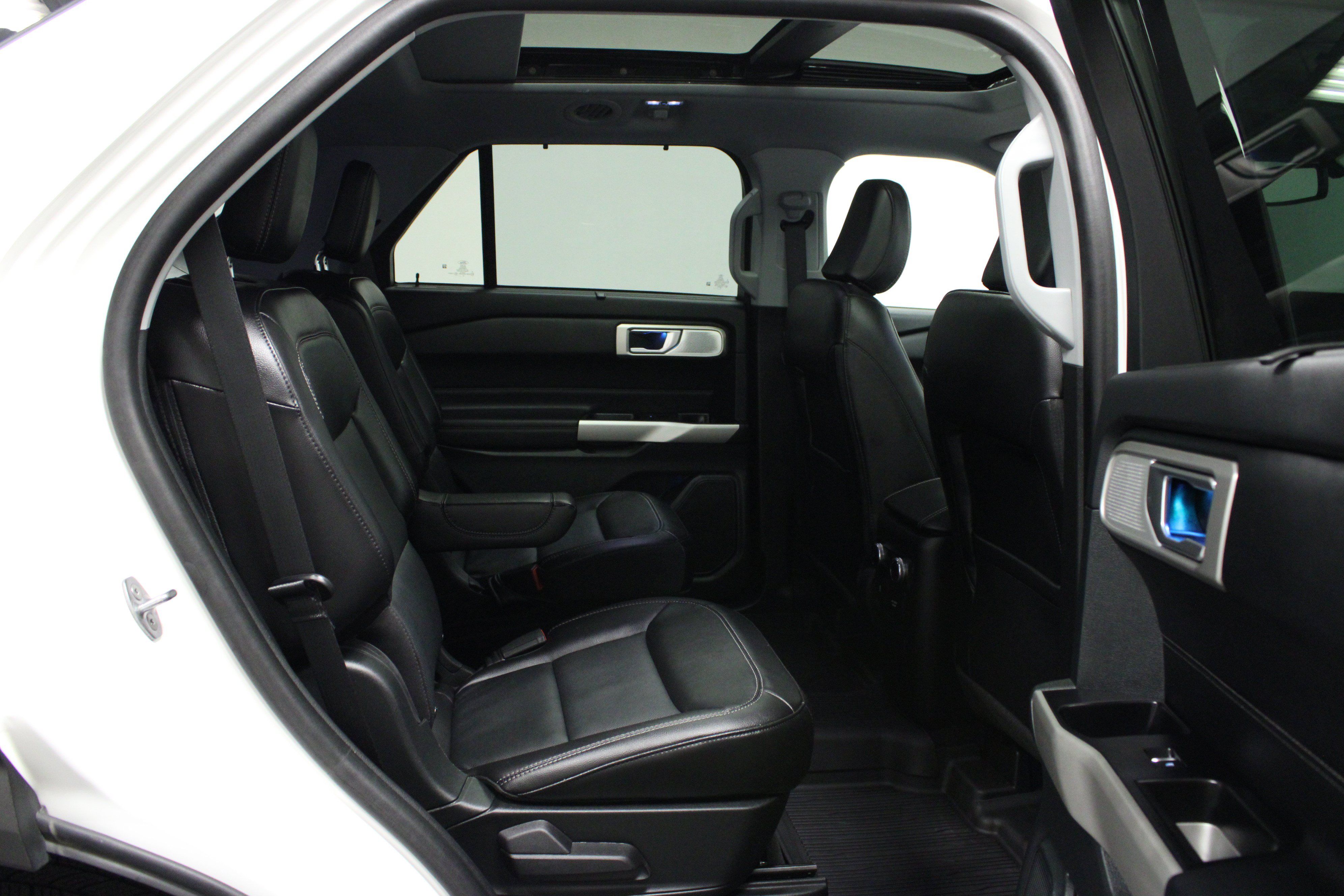 Used 2023 Ford Explorer Limited w/ Limited Technology Package AWD/4WD image 16