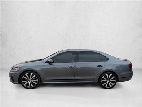 Used 2018 Volkswagen Passat GT FWD image 8