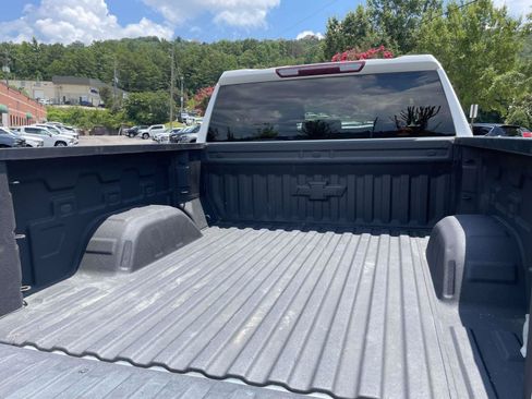 Used 2022 Chevrolet Silverado 1500 LTZ w/ Z71 Off-Road Package AWD/4WD image 30