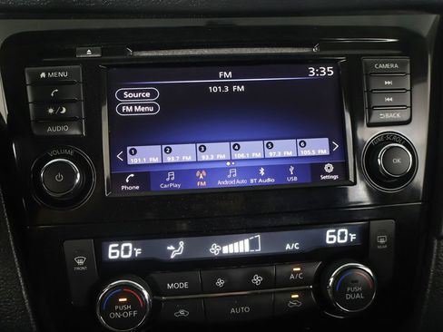 Used 2018 Nissan Rogue SV AWD/4WD image 43
