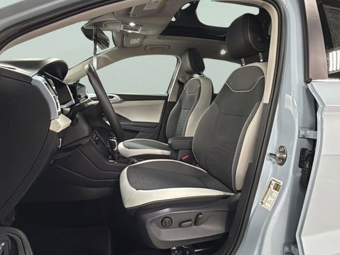 Used 2025 Volkswagen Taos SE image 16