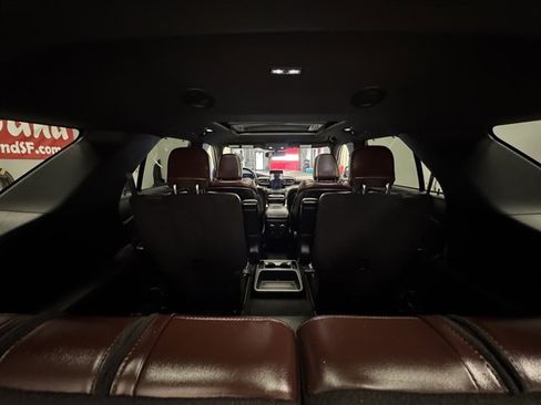 Used 2020 Ford Explorer Platinum w/ Premium Technology Package image 17