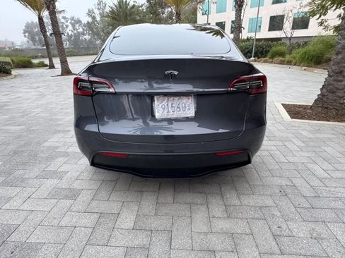 Used 2023 Tesla Model Y Long Range image 7