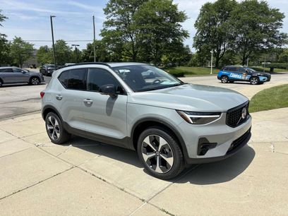 New 2026 Volvo XC40 B5 Plus w/ Protection Package Premier
