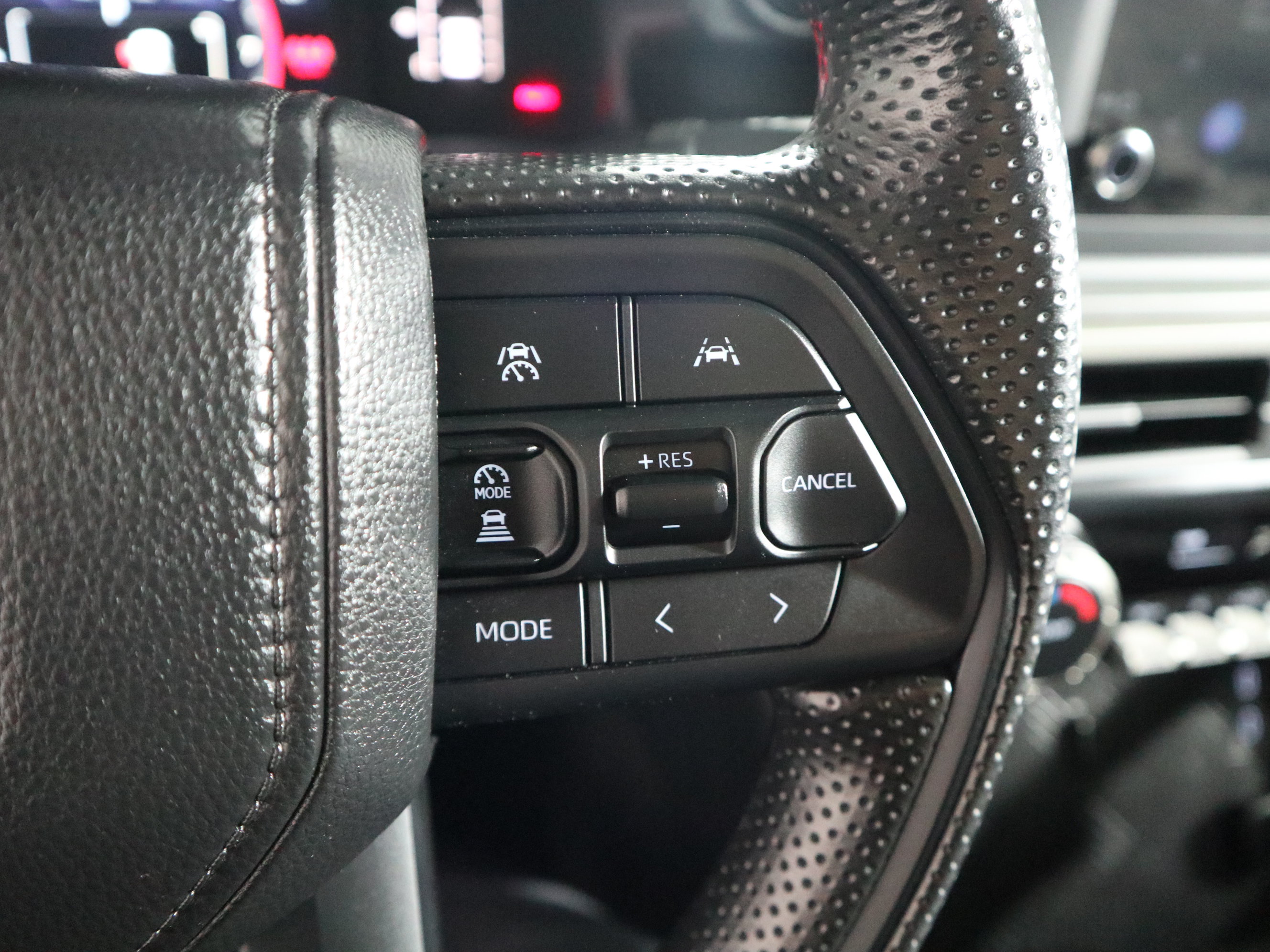 Used 2025 Toyota Tacoma SR5 AWD/4WD image 28