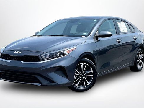 Used 2024 Kia Forte LXS FWD image 3