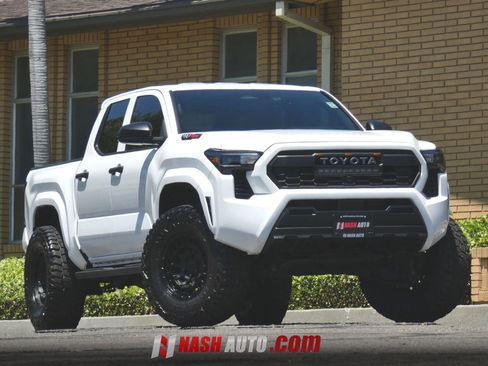 Used 2024 Toyota Tacoma SR RWD image 1
