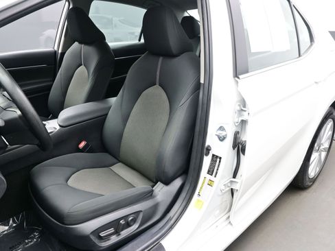 Used 2024 Toyota Camry LE image 12