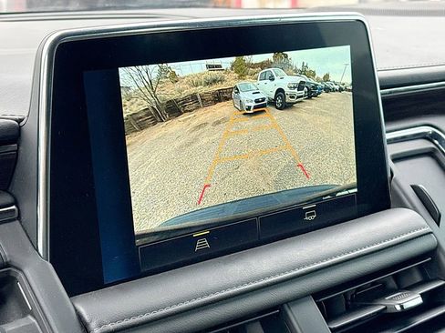 Used 2022 Chevrolet Suburban LT image 14