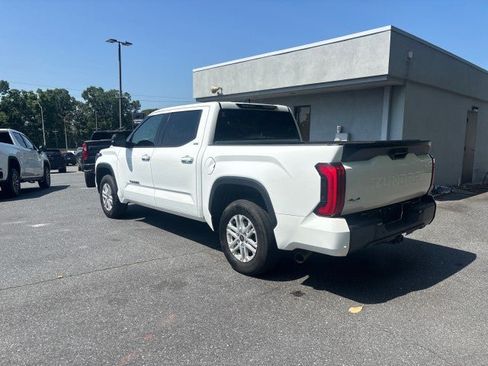 Used 2022 Toyota Tundra SR5 w/ SR5 Premium Package AWD/4WD image 5