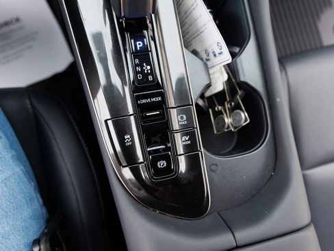 Certified 2026 Toyota Crown XLE image 27