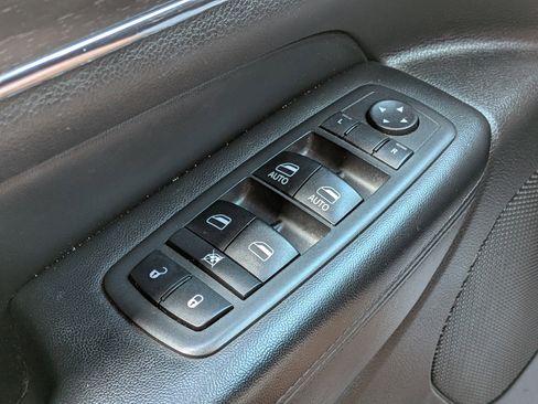 Used 2018 Jeep Grand Cherokee Limited w/ Luxury Group II image 23