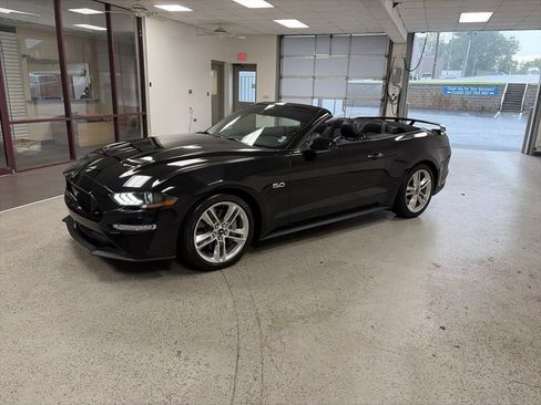 Used 2021 Ford Mustang GT Premium w/ Equipment Group 401A RWD image 19
