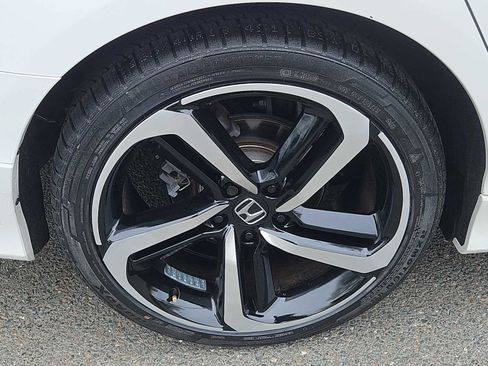 Used 2019 Honda Accord Sport image 9