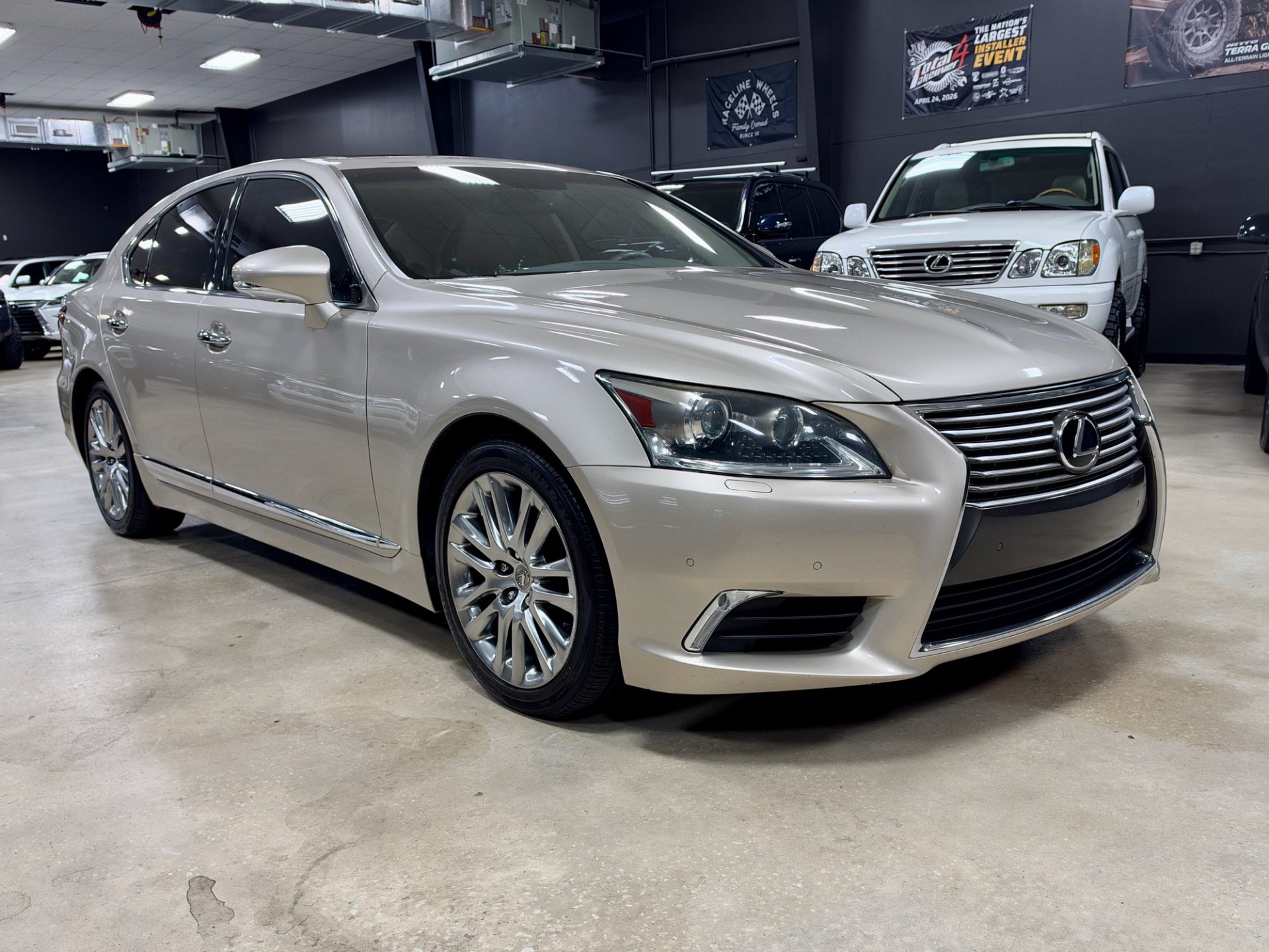 Used 2014 Lexus LS 460 w/ Comfort Package RWD image 5