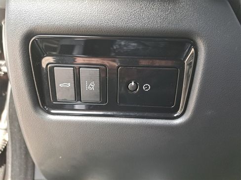 Used 2018 Jaguar XE Prestige image 26