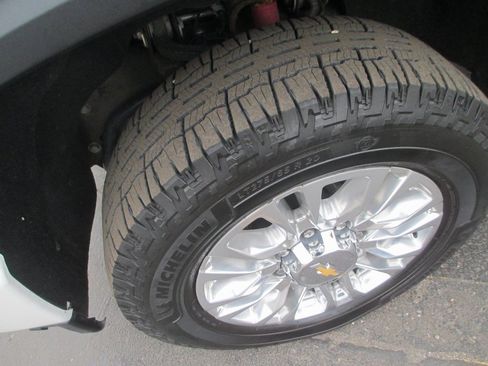 Used 2021 Chevrolet Silverado 3500 High Country w/ Z71 Off-Road Package image 11