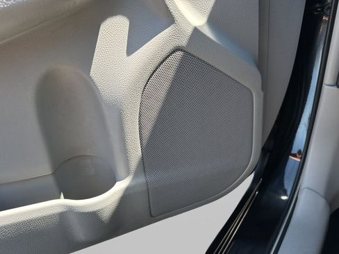 Used 2013 Toyota Camry LE FWD image 21