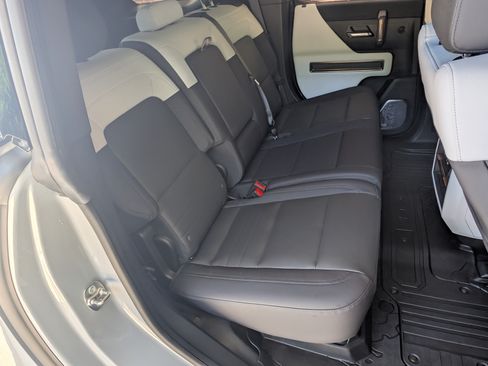 Used 2025 GMC Hummer EV 2X AWD/4WD image 19