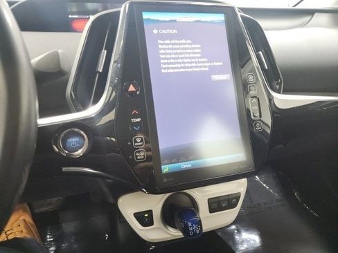 Used 2018 Toyota Prius Prime Premium image 31