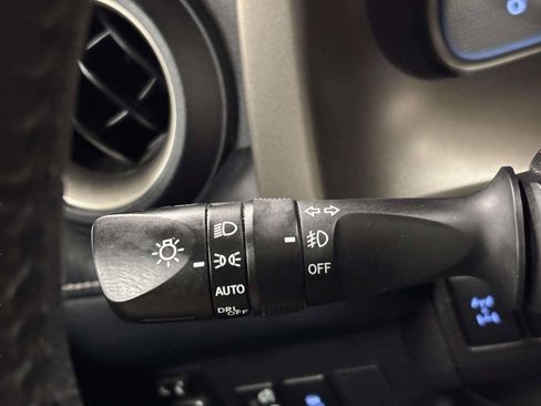 Used 2015 Toyota RAV4 Limited AWD/4WD image 30