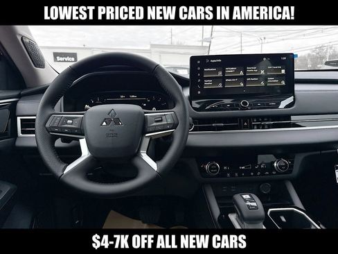 New 2025 Mitsubishi Outlander SE image 29