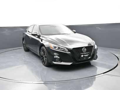Used 2022 Nissan Altima 2.5 SR w/ Midnight Edition Package