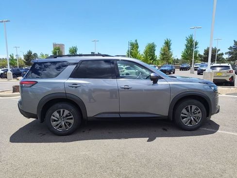 Used 2025 Nissan Pathfinder SV w/ Black Appearance Package AWD/4WD image 2