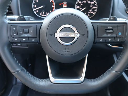 Used 2024 Nissan Rogue SV w/ SV Premium Package FWD image 12