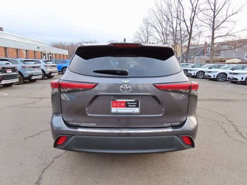 Used 2020 Toyota Highlander XLE image 5