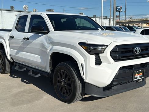 Used 2024 Toyota Tacoma SR image 3